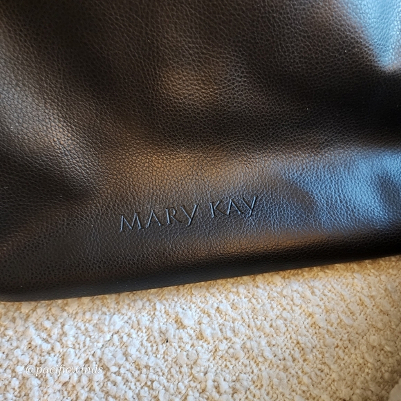 NWOT FAUX LEATHER BLACK & PINK MARY KAY FULL ZIPPER TOP BAG - Picture 7 of 10